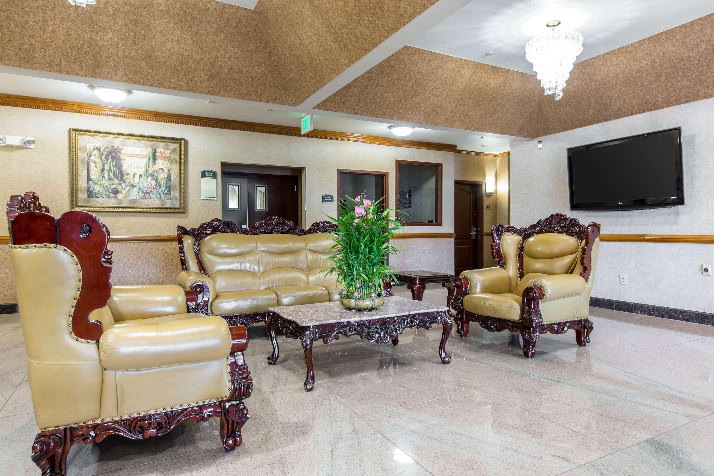 คอมฟอร์ต สวีท เรดแลนด์ Hotel เรดแลนด์ส ภายนอก รูปภาพ