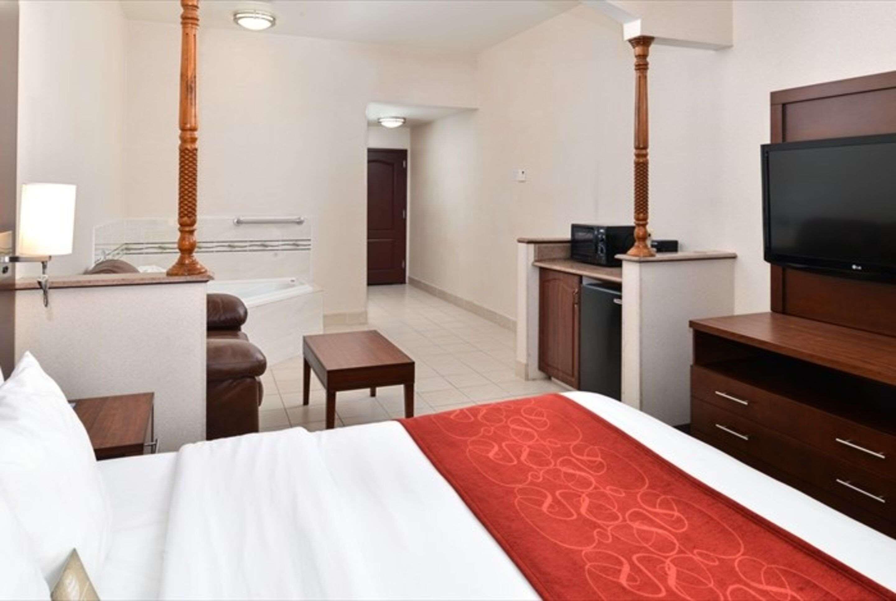 คอมฟอร์ต สวีท เรดแลนด์ Hotel เรดแลนด์ส ภายนอก รูปภาพ