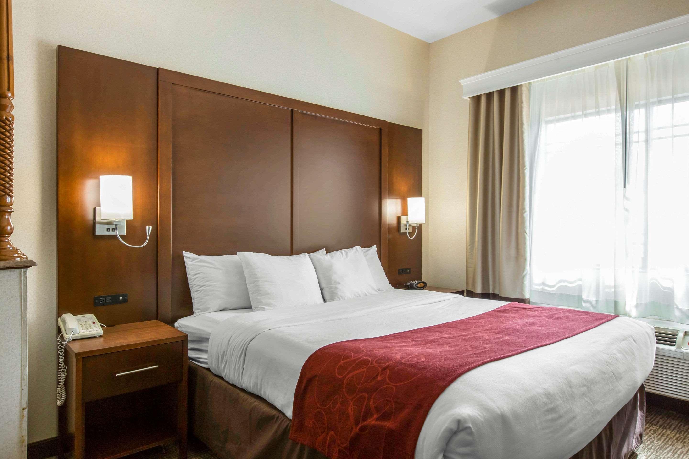 คอมฟอร์ต สวีท เรดแลนด์ Hotel เรดแลนด์ส ภายนอก รูปภาพ