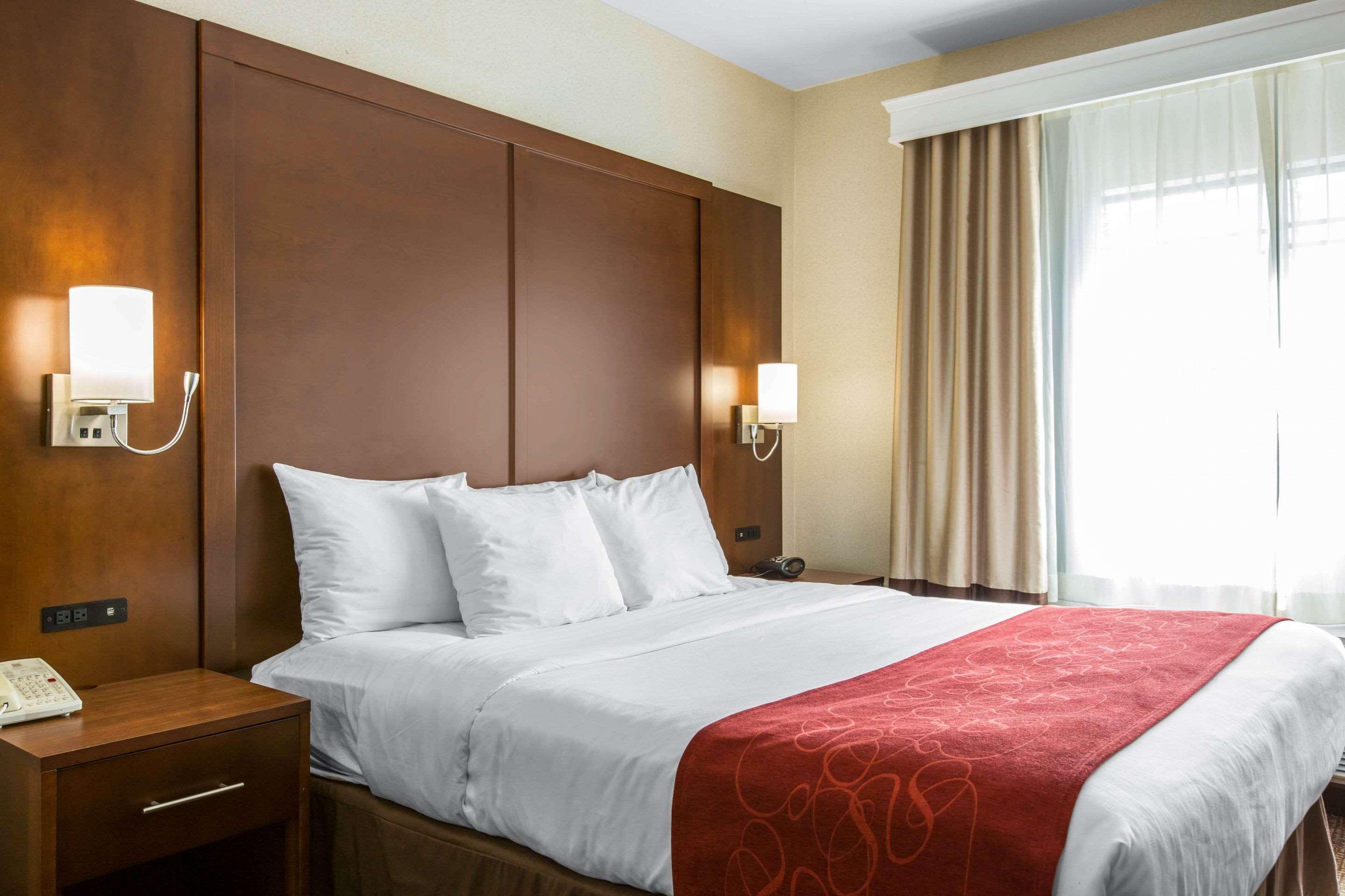 คอมฟอร์ต สวีท เรดแลนด์ Hotel เรดแลนด์ส ภายนอก รูปภาพ