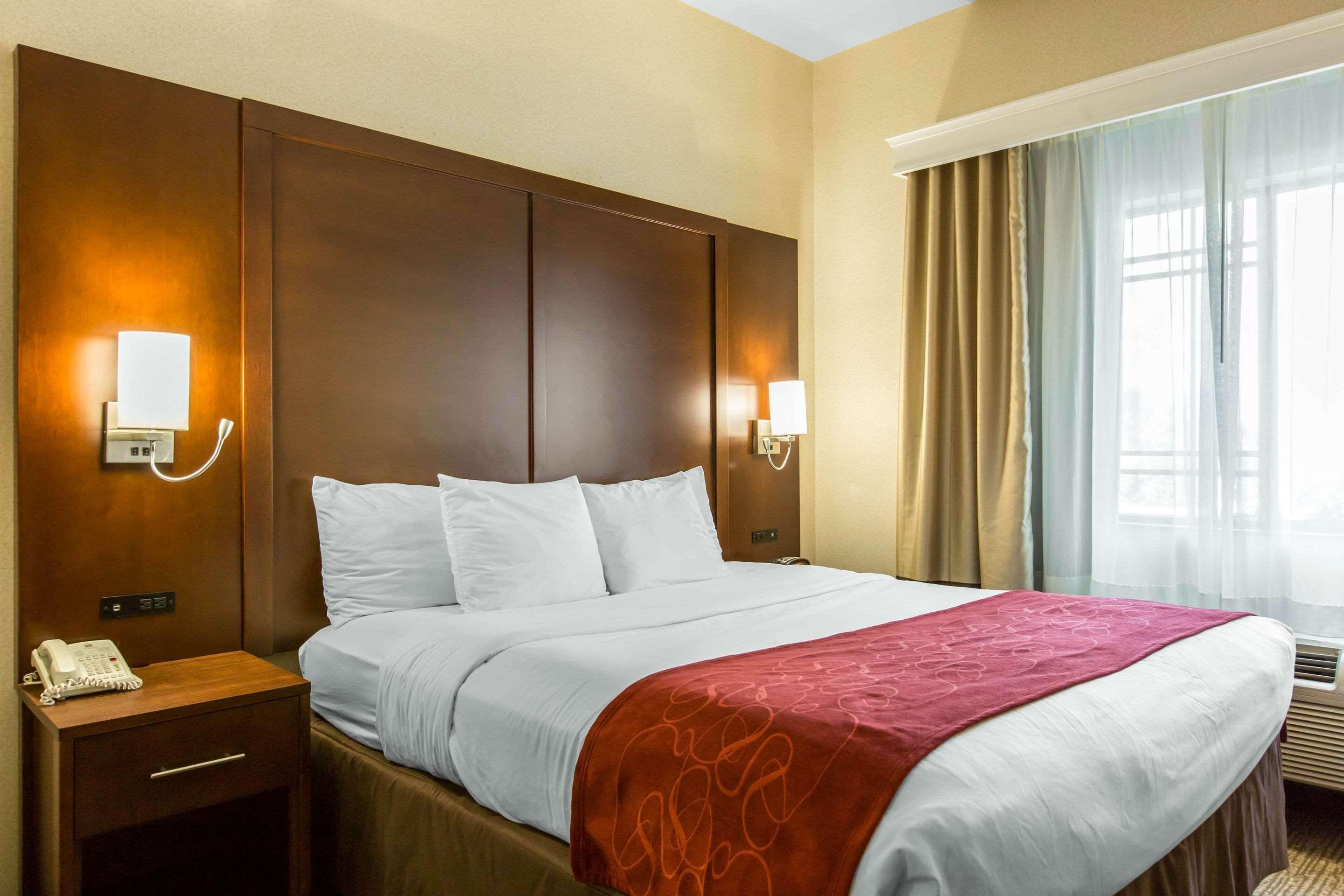 คอมฟอร์ต สวีท เรดแลนด์ Hotel เรดแลนด์ส ภายนอก รูปภาพ